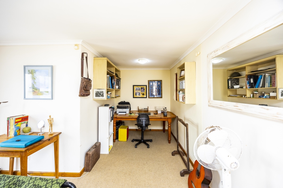 4 Bedroom Property for Sale in Bonza Bay Eastern Cape